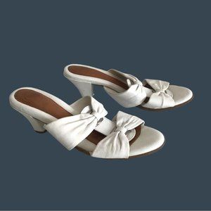 NURCARE- WOMENS WHITE SLIP-ON HEEL SANDALS SIZE 7
